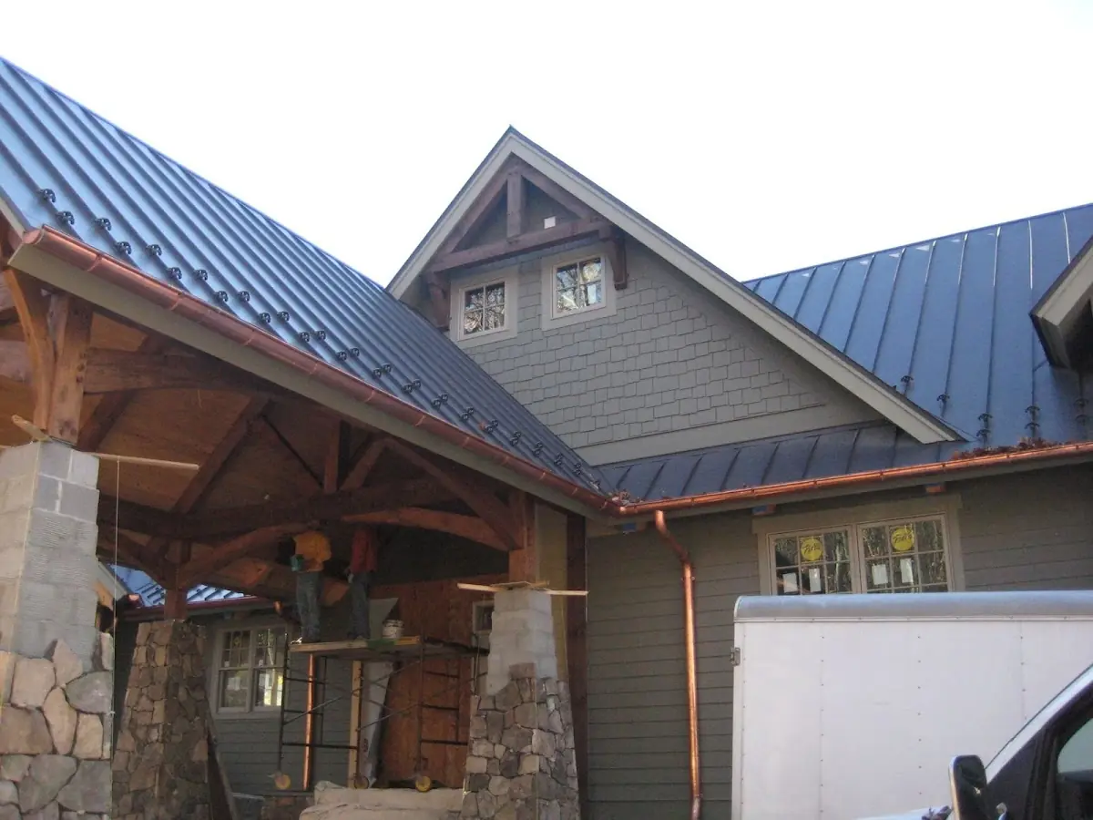 Craftsman Roofing team delivering quality roofing work in Pecan Springs Springdale